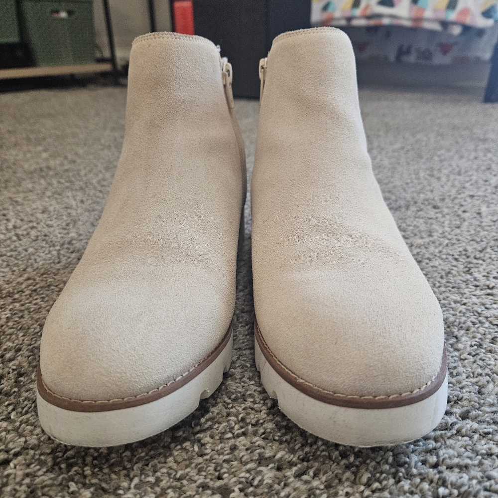 Vionic Brionie Ankle Bootie